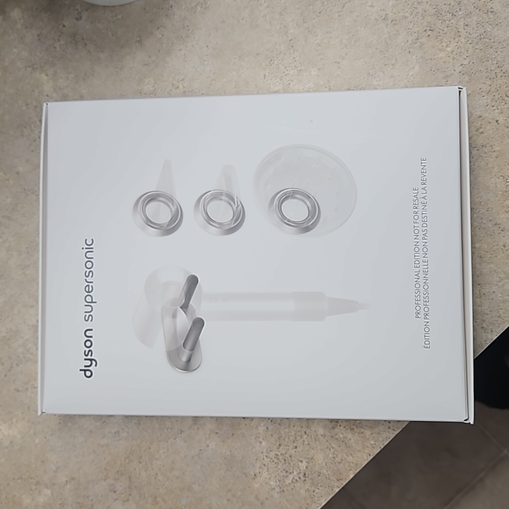 Dyson supersonic wall mount and accessories holder